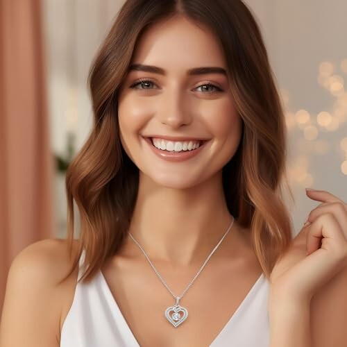 OOBEE Sparkling Love Heart Moissanite Necklace